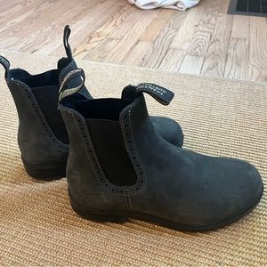 Women’s Blundstone #1630 High Top Boot in Rustic Black